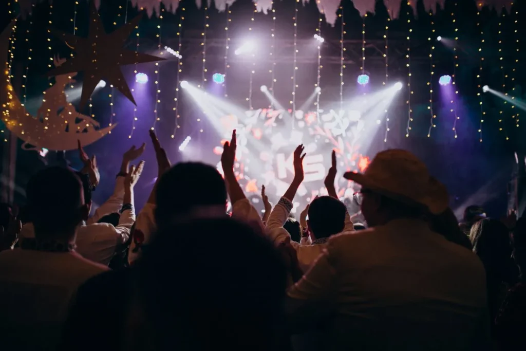 Evening Entertainment & Theme Nights